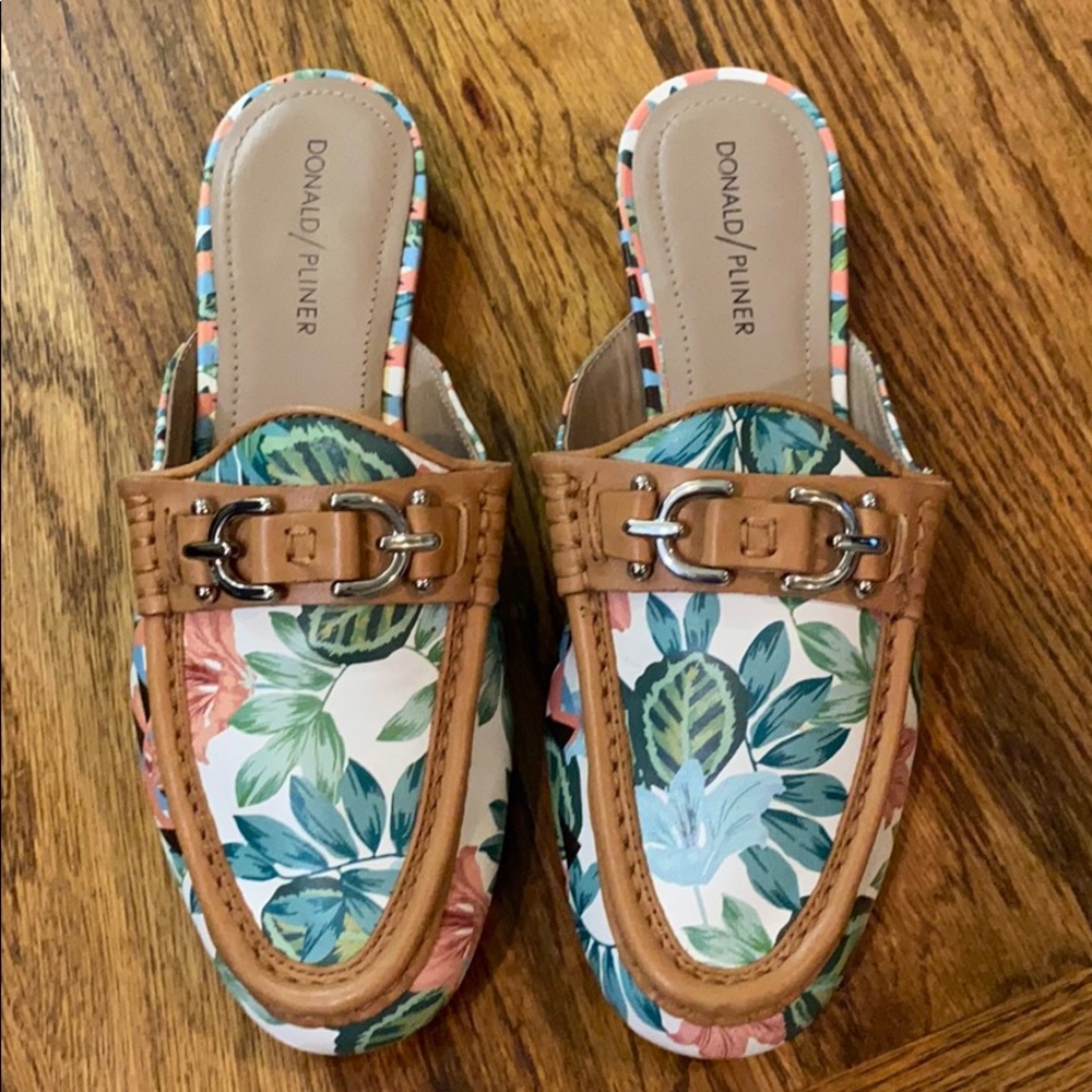 Donald Pliner botanical print mules